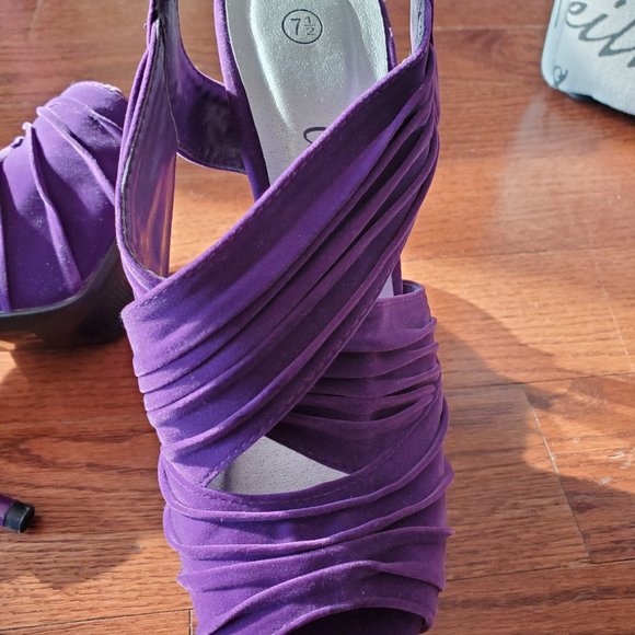 Deb Purple Heels - Picture 5 of 10
